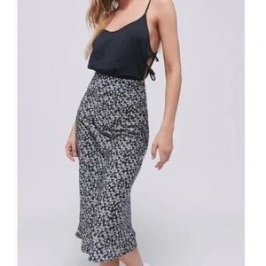 Urban Outfitters floral midi skirt Sz M Elastic Waist